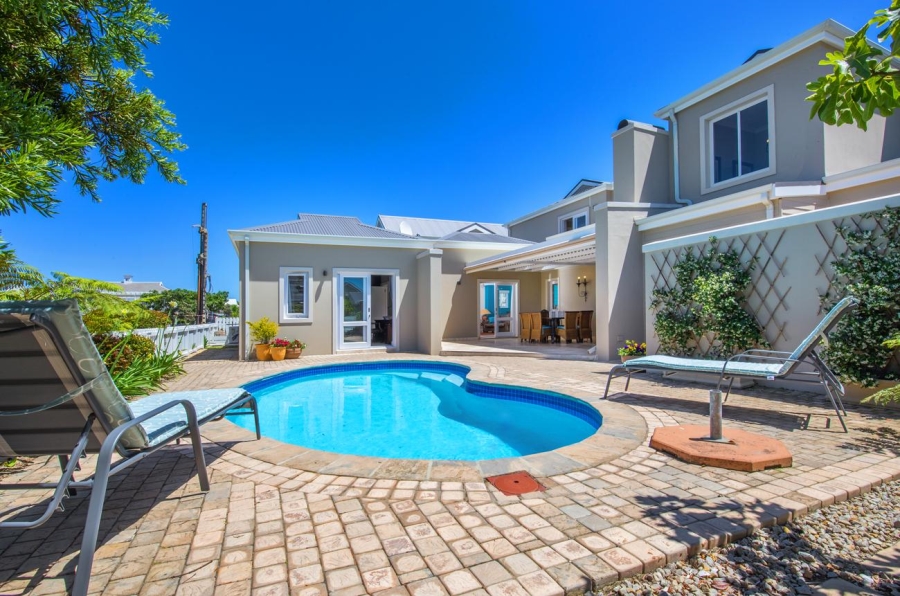 To Let 4 Bedroom Property for Rent in Thesen Islands Western Cape